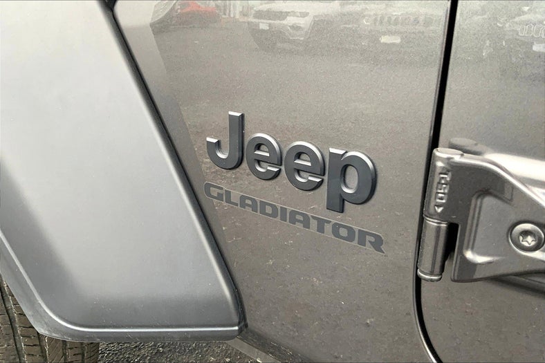 2022 Jeep Gladiator Sport 4x4 in Egg Harbor Township, NJ - Matt Blatt Auto Group
