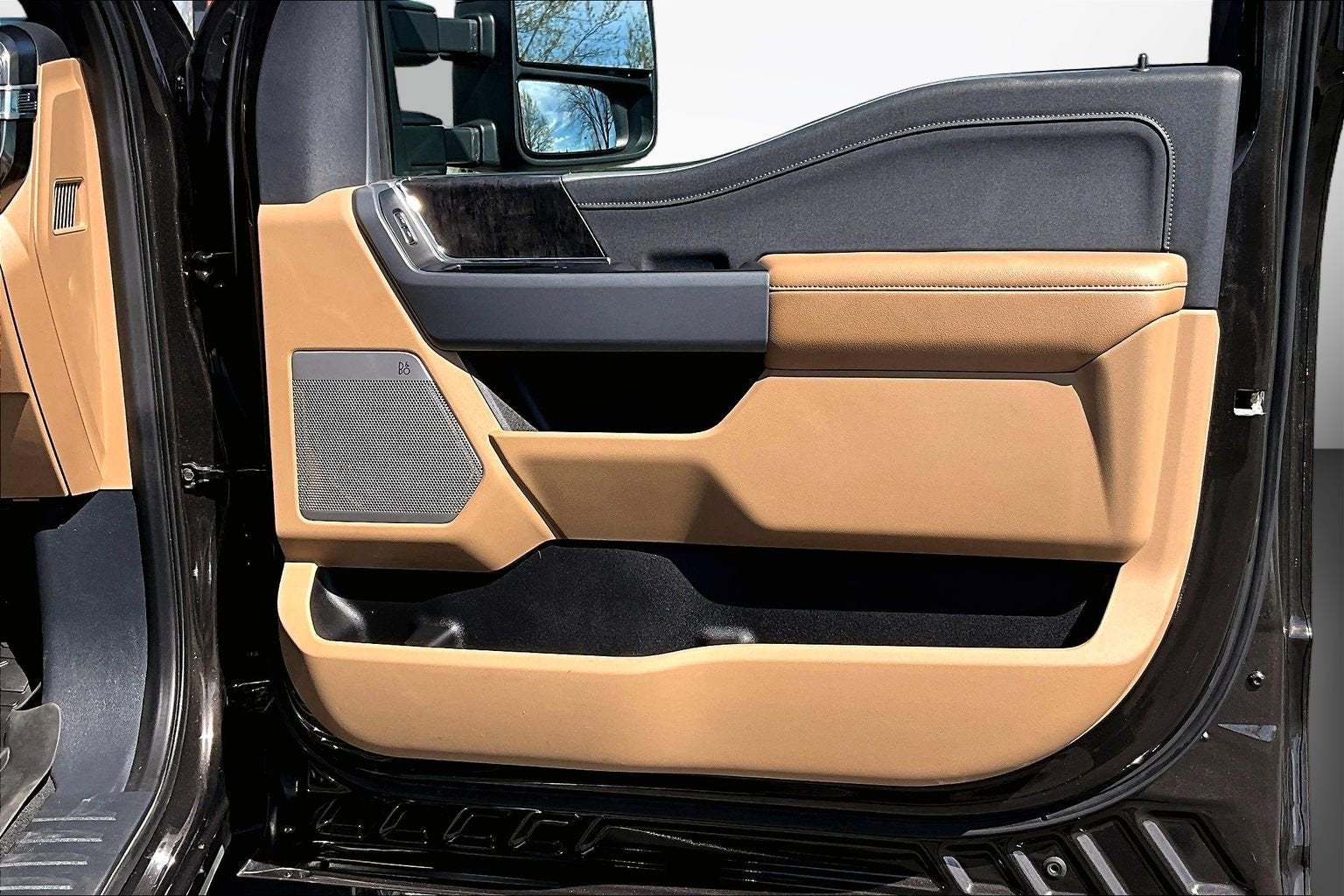 2024 Ford Super Duty F-350 DRW LARIAT