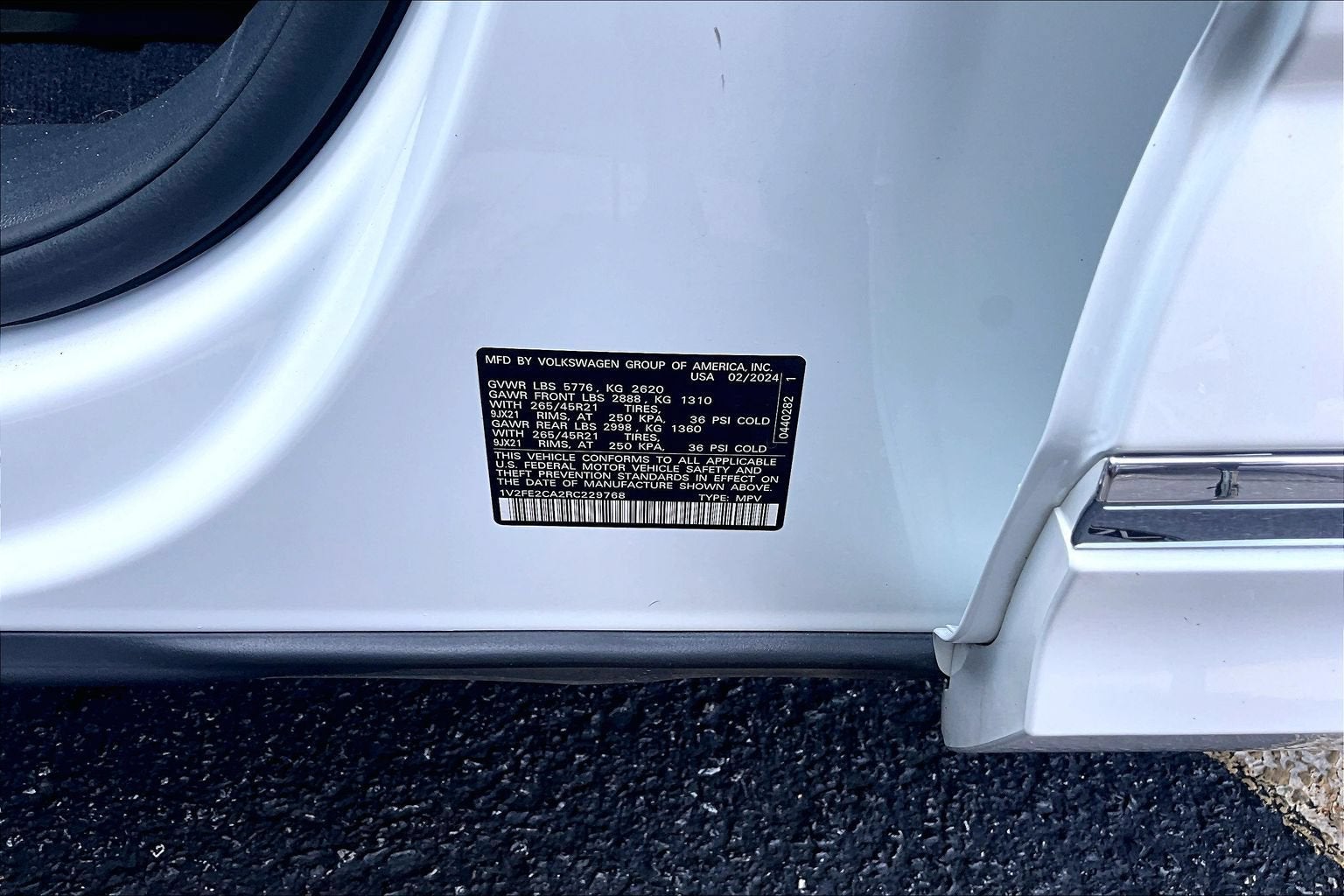 2024 Volkswagen Atlas Cross Sport 2.0T SEL Premium R-Line