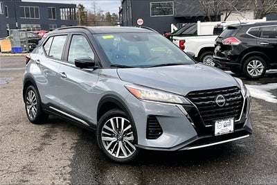 2023 Nissan Kicks SR