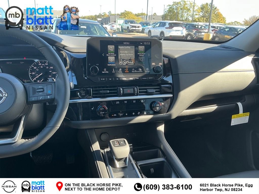 2025 Nissan Pathfinder SL