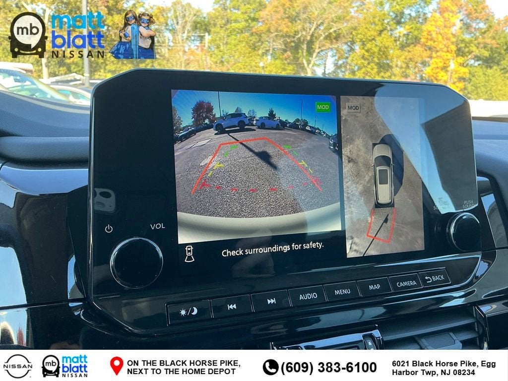 2025 Nissan Pathfinder SL