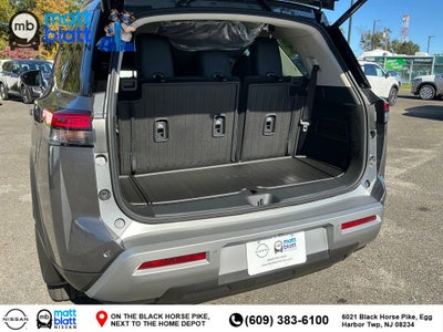 2025 Nissan Pathfinder SL