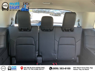 2025 Nissan Pathfinder SL