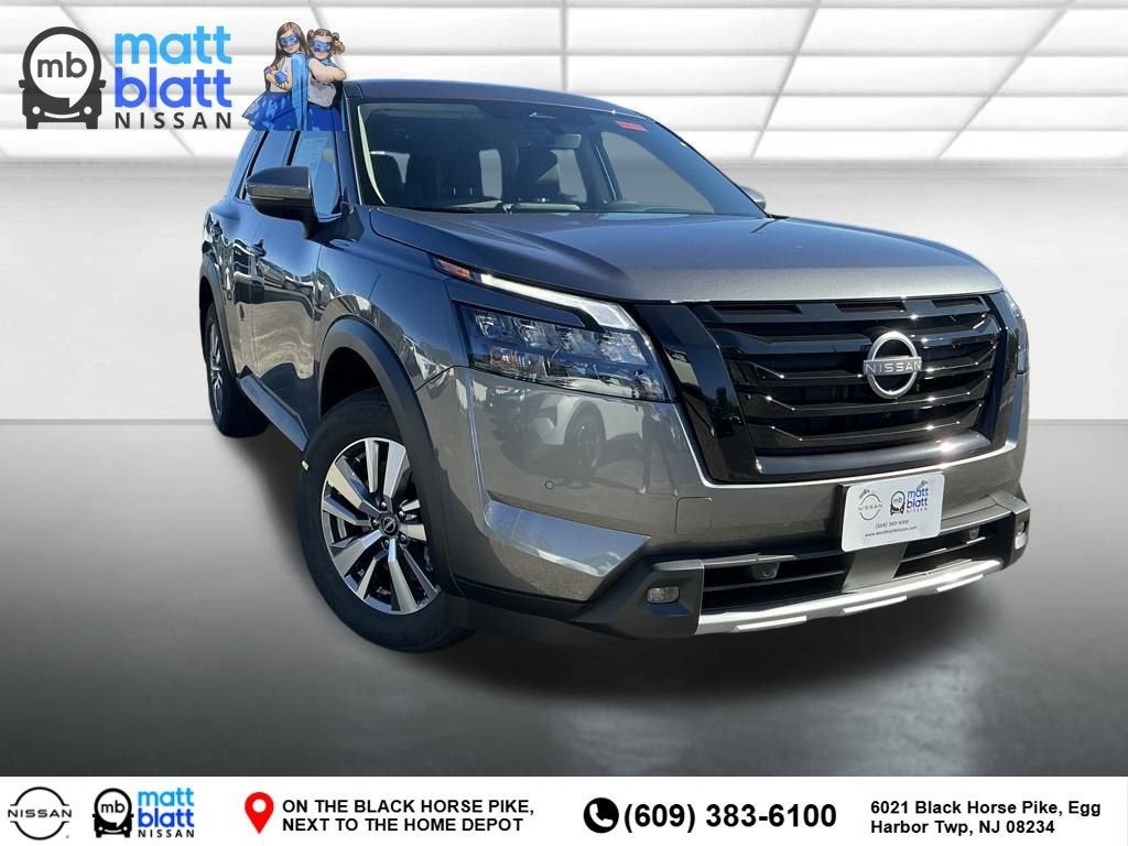 2025 Nissan Pathfinder SL