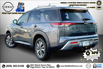 2025 Nissan Pathfinder SL