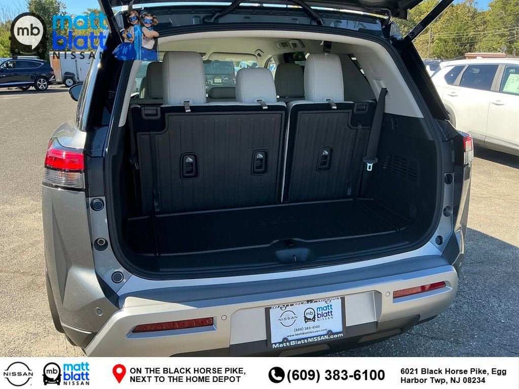 2025 Nissan Pathfinder SL