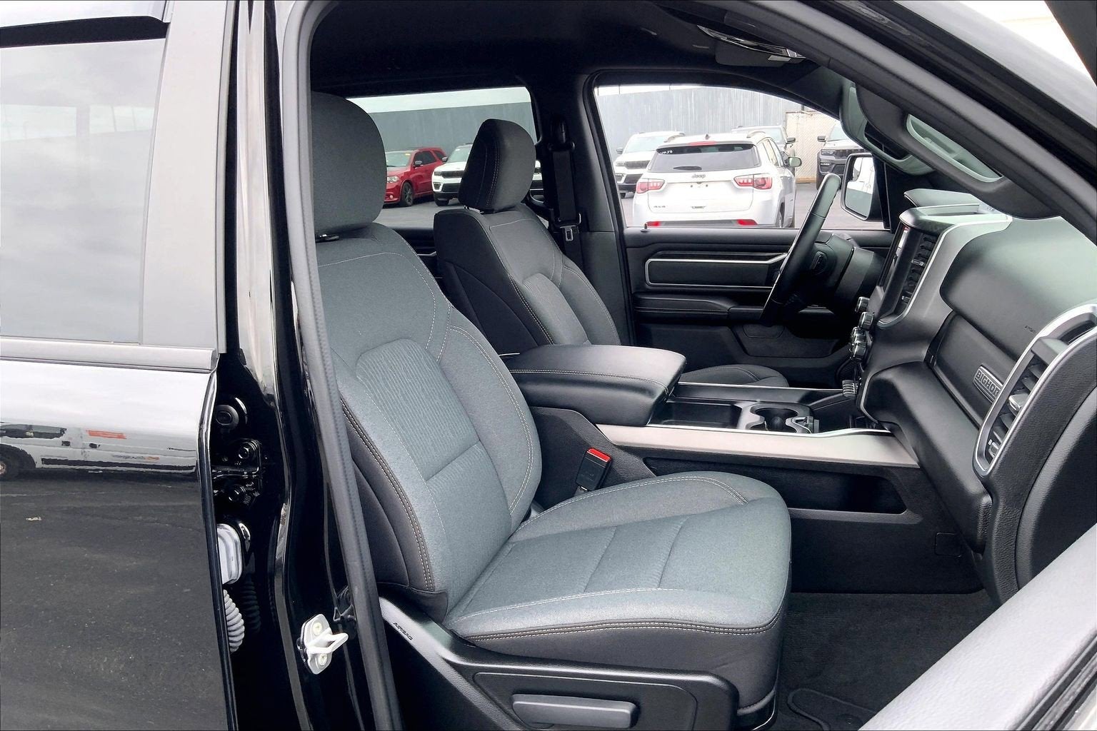 2022 RAM 1500 Big Horn Crew Cab 4x4 5'7' Box