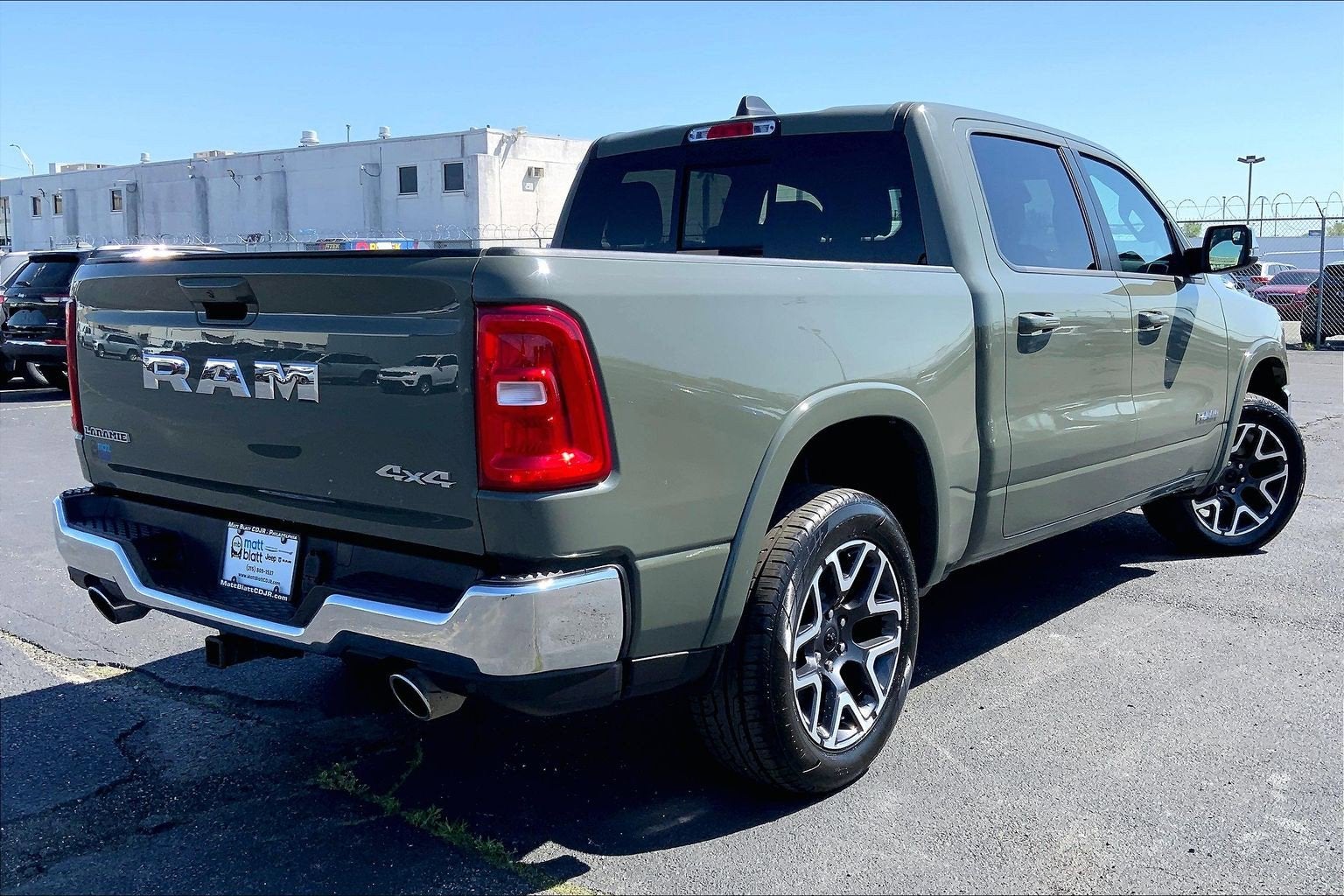 2026 RAM 1500 Laramie Crew Cab 4x4 5'7' Box