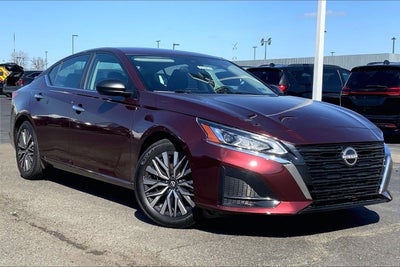 2025 Nissan Altima SV FWD