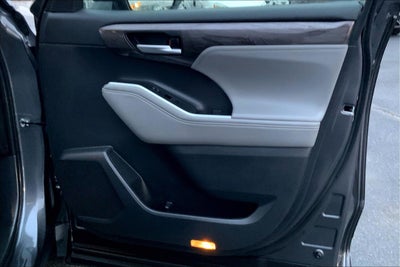 2024 Toyota Highlander Platinum