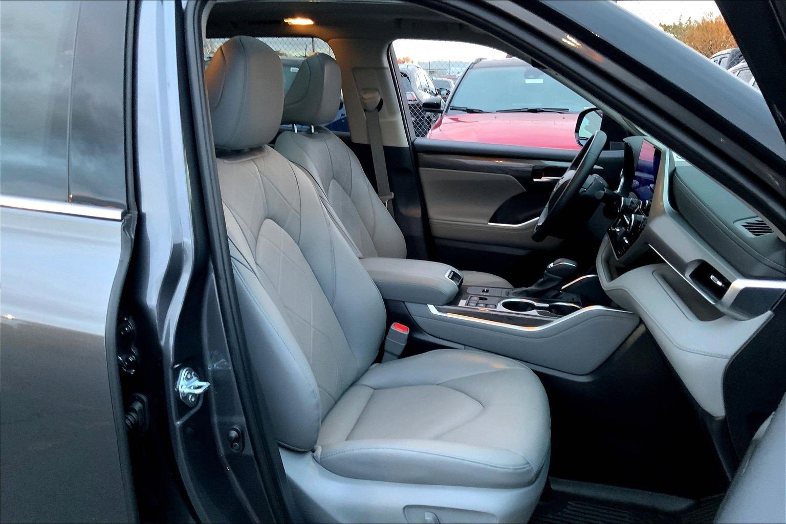 2024 Toyota Highlander Platinum