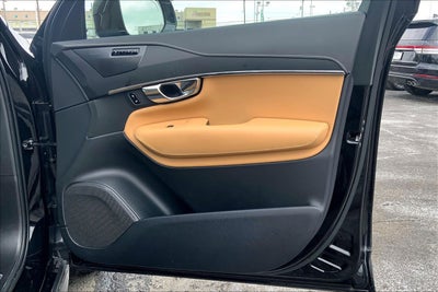 2022 Volvo XC90 T6 Inscription 7 Passenger