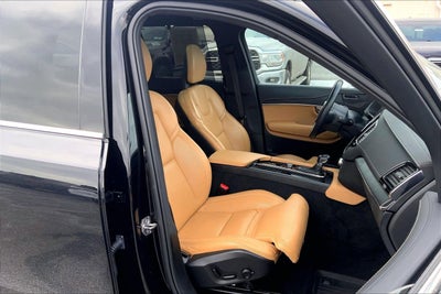 2022 Volvo XC90 T6 Inscription 7 Passenger