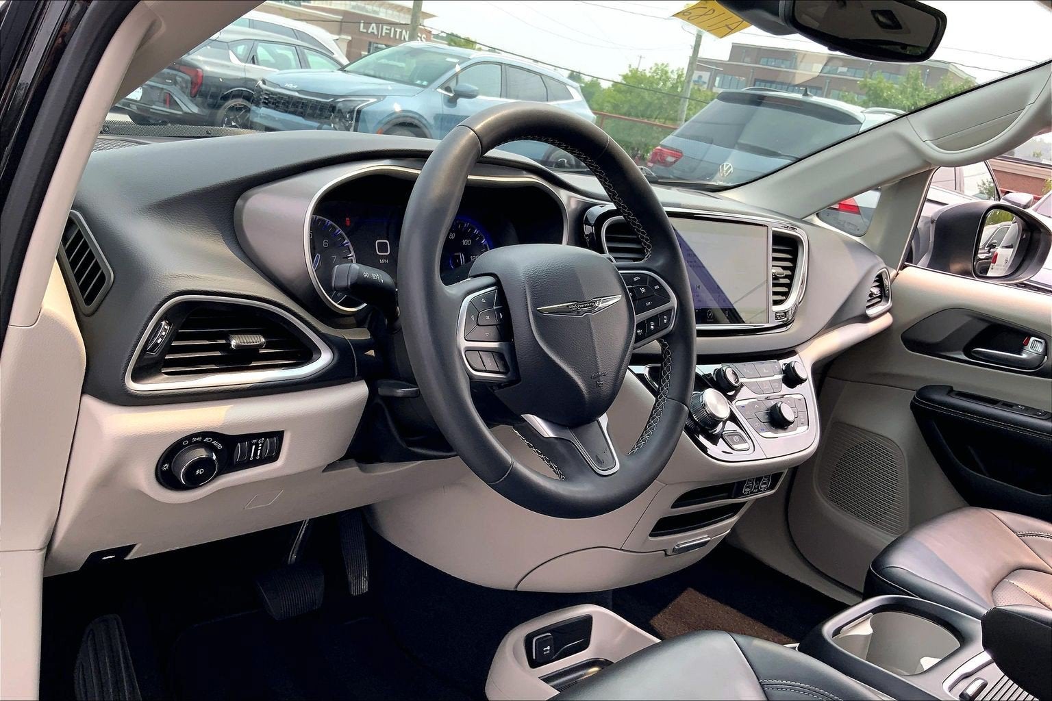 2023 Chrysler Pacifica Touring L