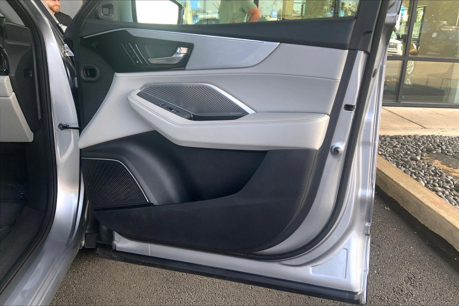 2023 Acura MDX w/Technology Package