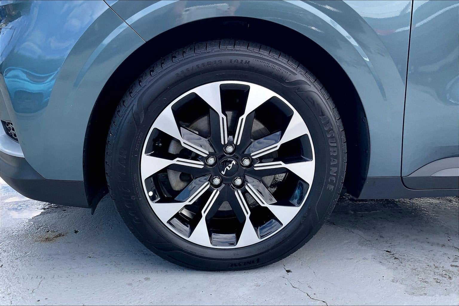 2024 Kia Carnival EX