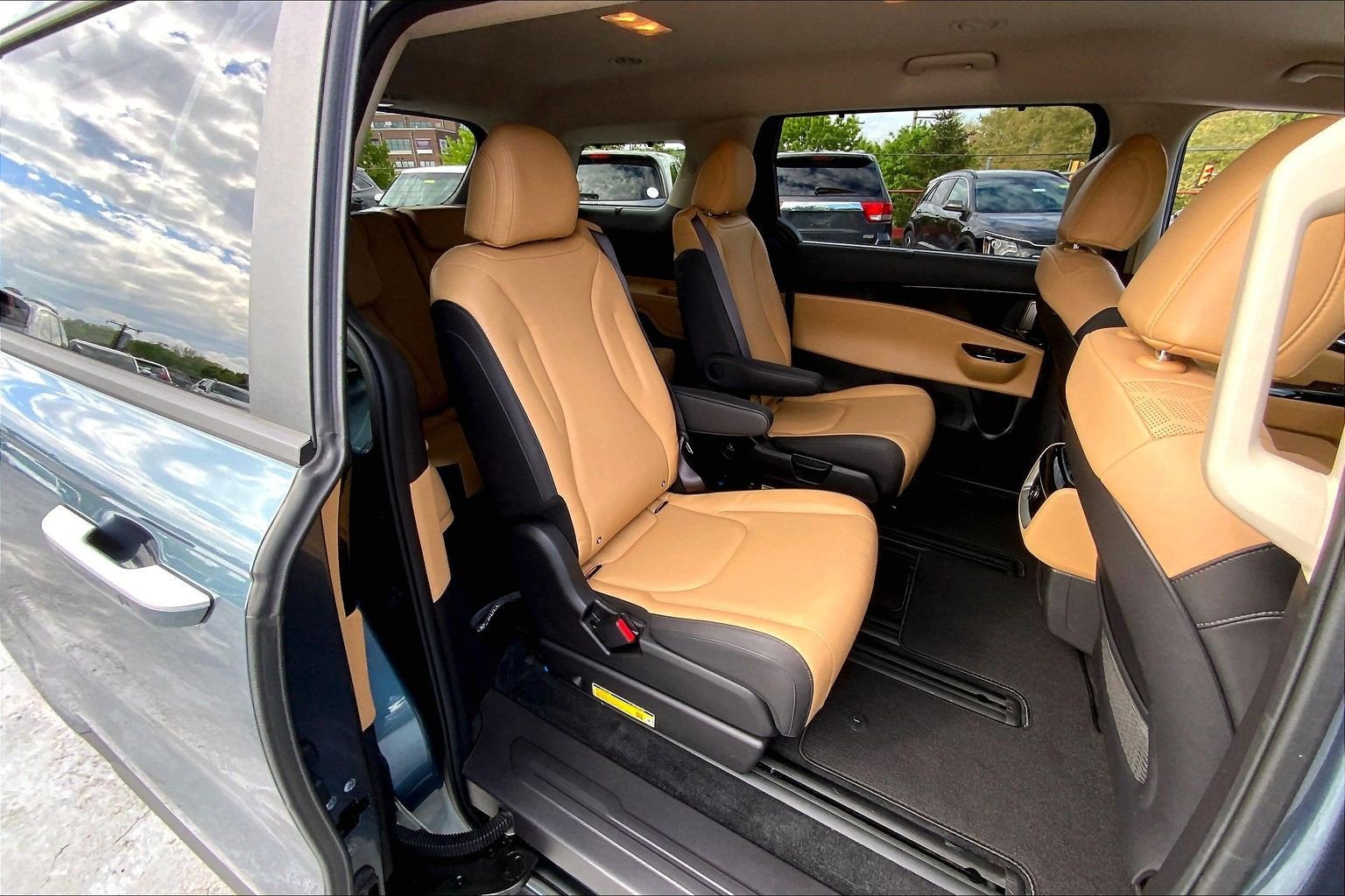 2024 Kia Carnival EX
