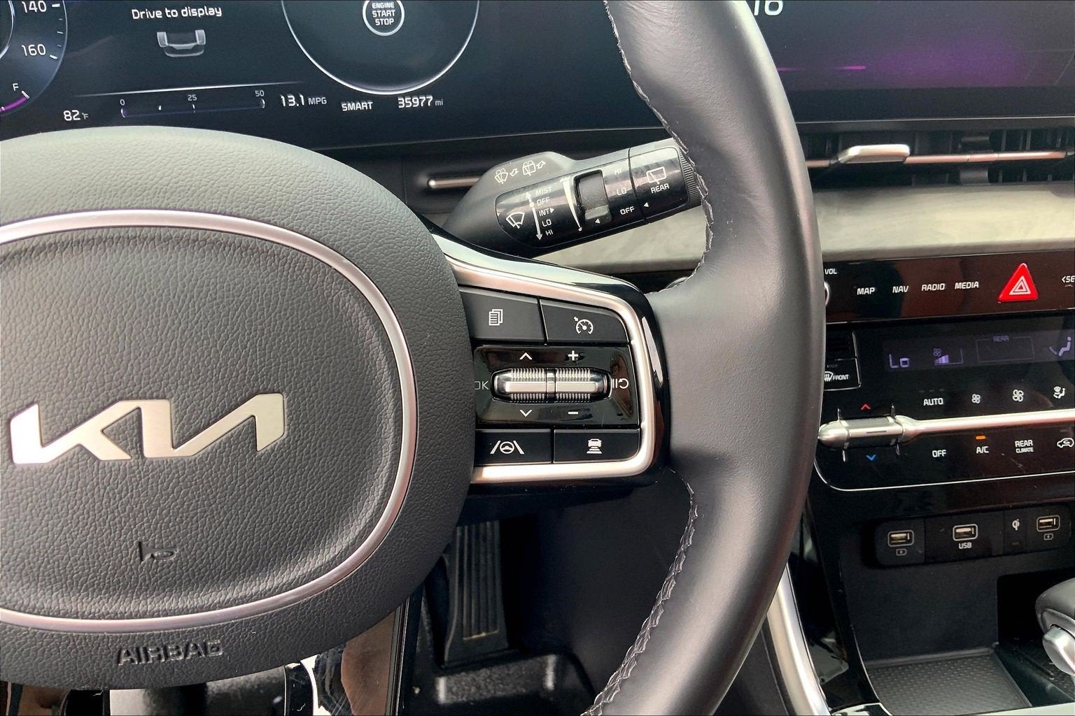 2023 Kia Carnival SX