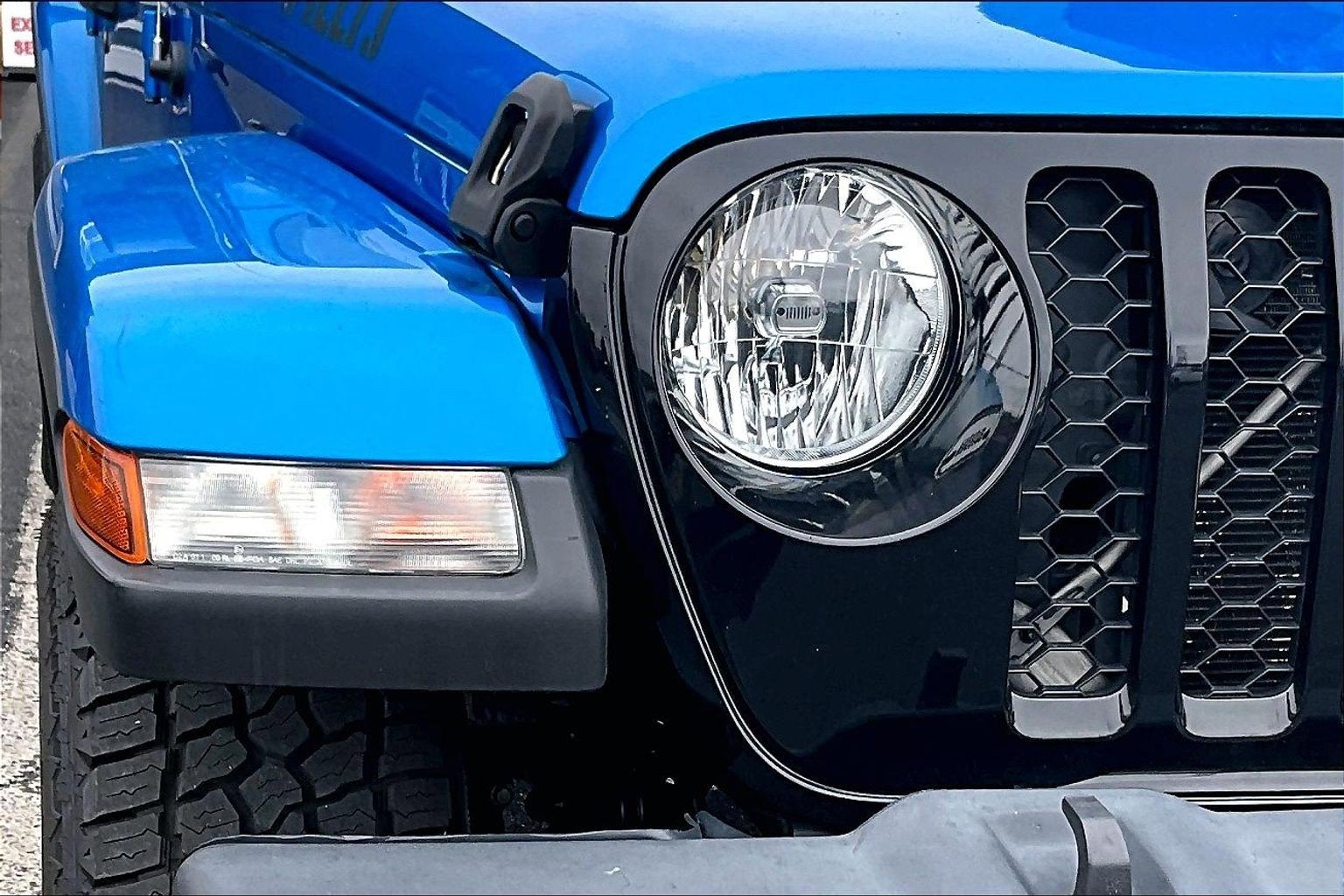 2021 Jeep Gladiator Willys