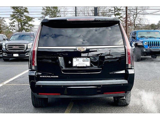 2016 Cadillac Escalade Luxury Collection
