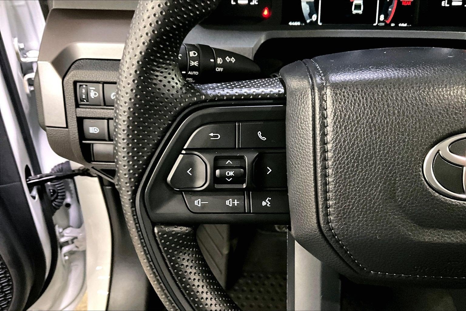 2024 Toyota Tacoma 4WD SR5