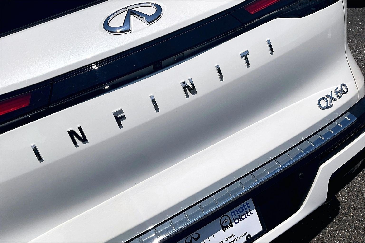 2023 INFINITI QX60 LUXE AWD