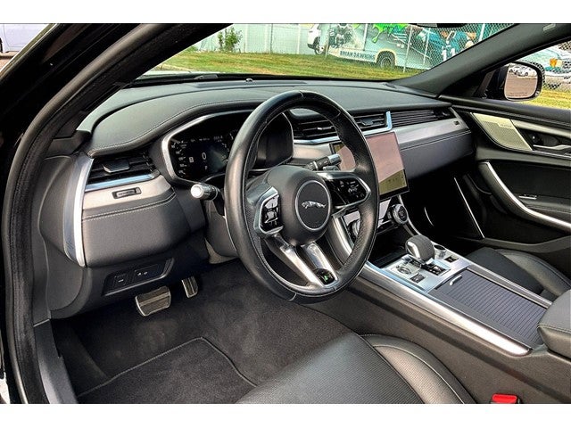 2022 Jaguar XF R-Dynamic SE