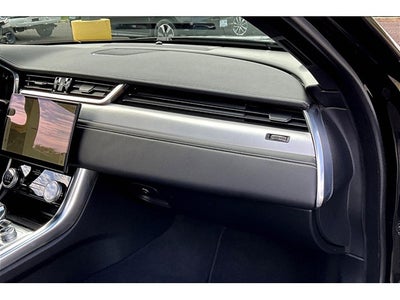 2022 Jaguar XF R-Dynamic SE