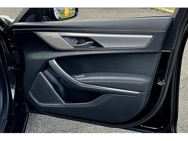 2022 Jaguar XF R-Dynamic SE