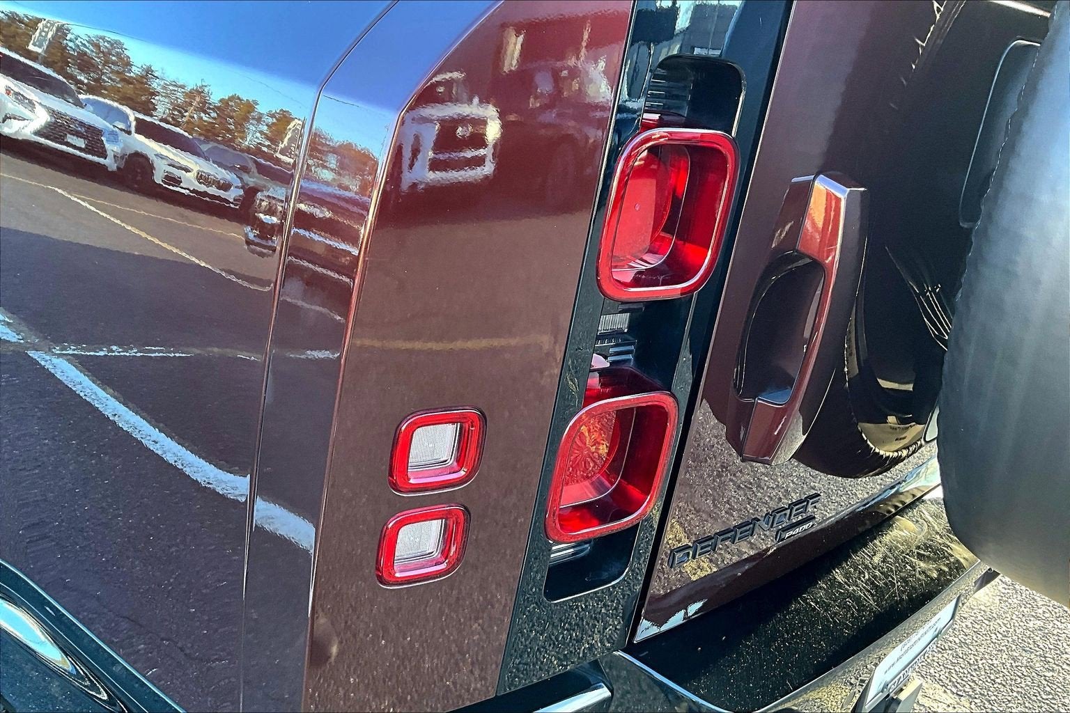 2023 Land Rover Defender X-Dynamic SE