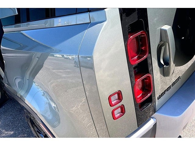 2025 Land Rover Defender S