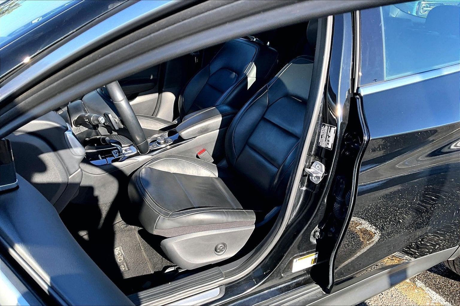 2018 INFINITI QX30 ESSENTIAL