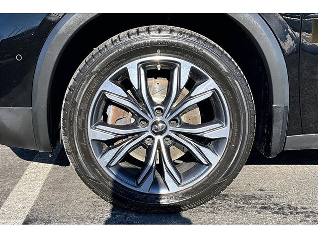 2018 INFINITI QX30 ESSENTIAL