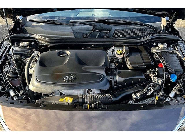 2017 INFINITI QX30 Premium AWD