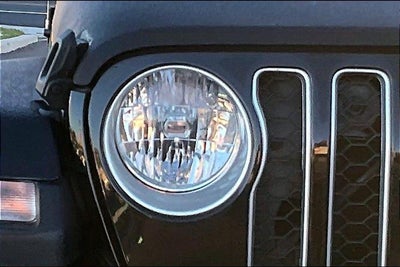 2022 Jeep Gladiator Overland