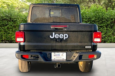 2022 Jeep Gladiator Overland