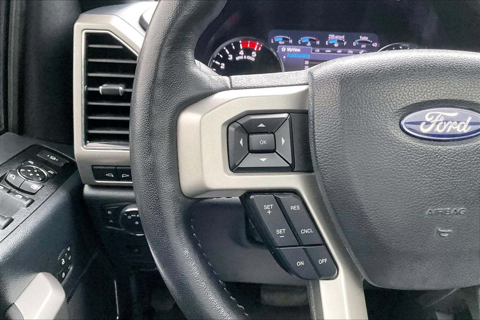 2022 Ford Super Duty F-250 SRW LARIAT