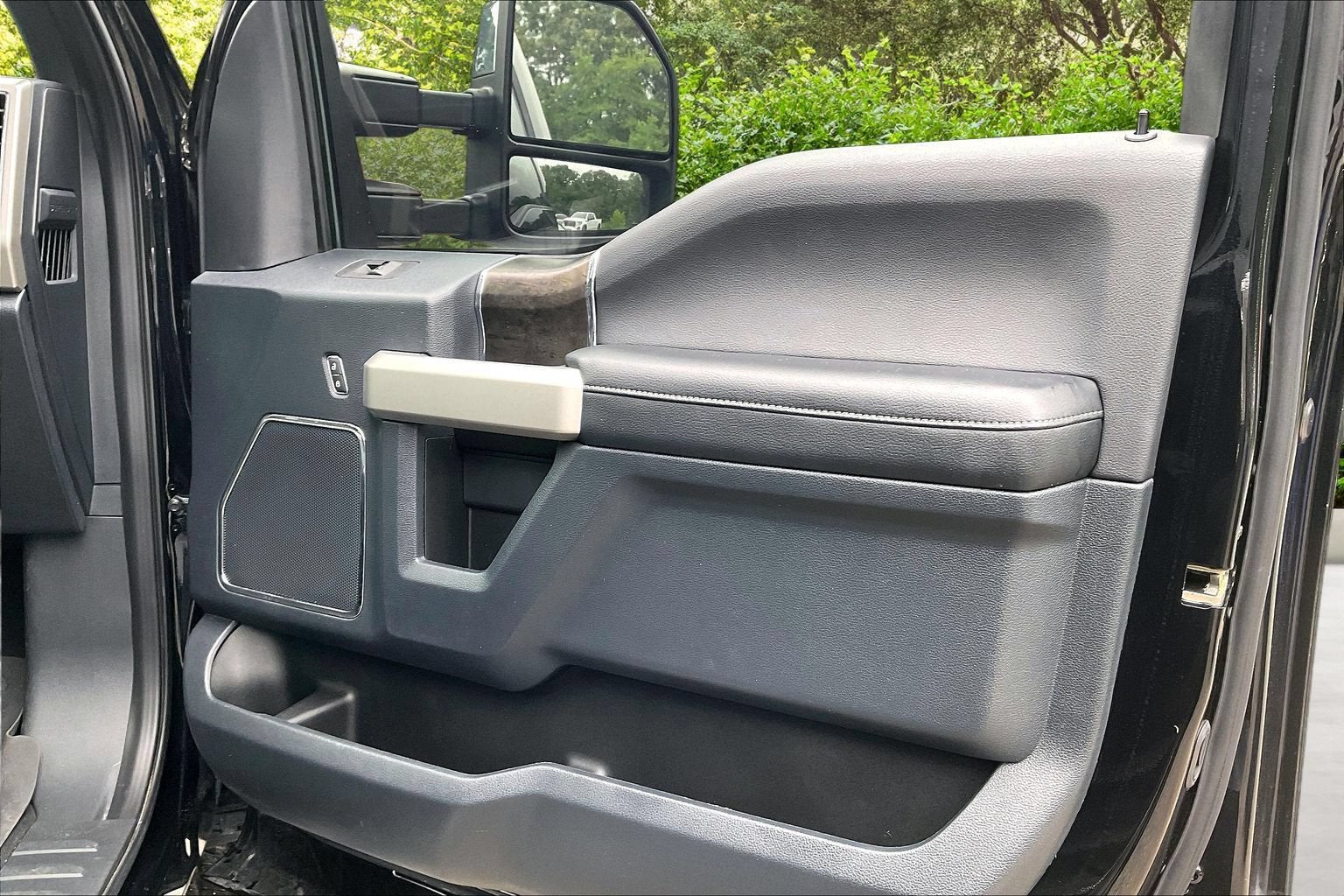 2022 Ford Super Duty F-250 SRW LARIAT