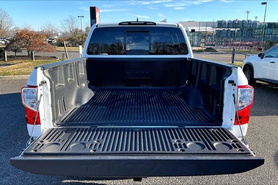 2024 Nissan Titan SV