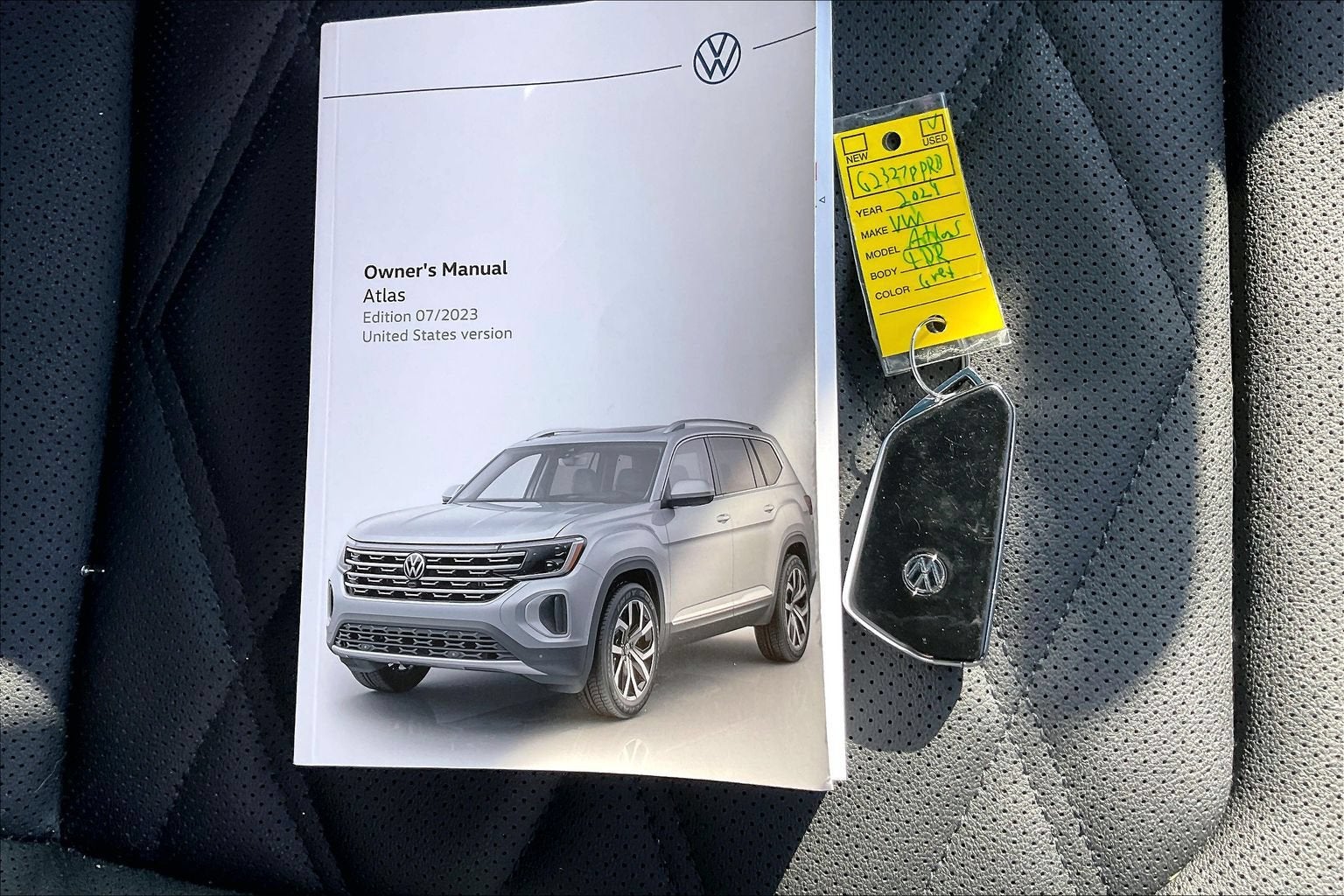 2024 Volkswagen Atlas 2.0T SE w/Technology