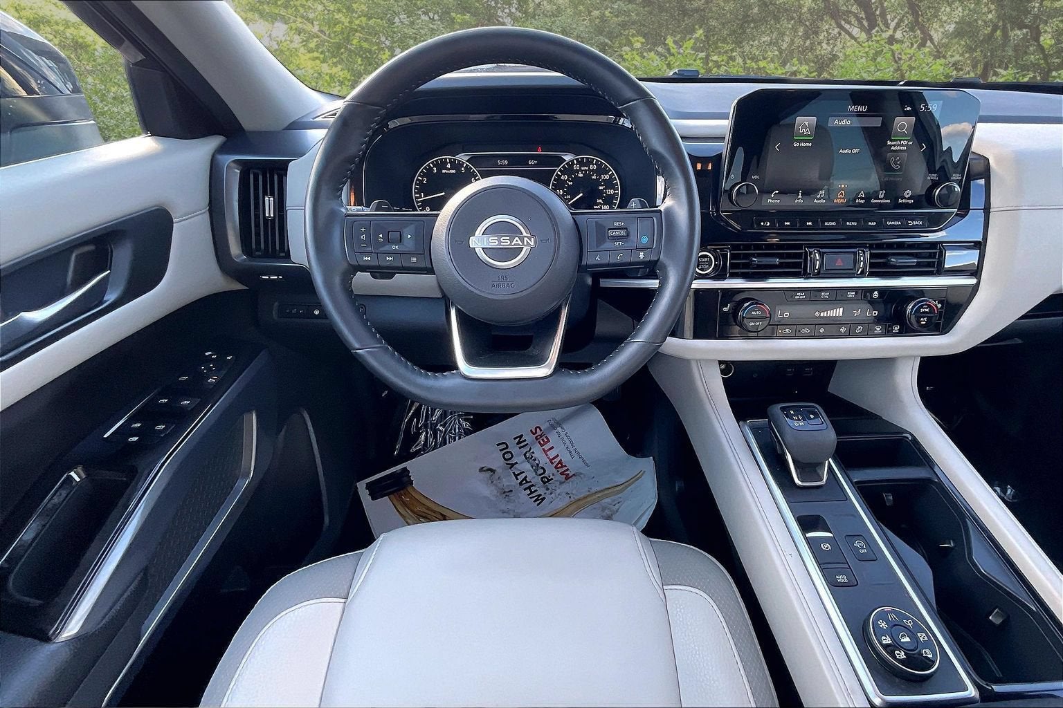 2023 Nissan Pathfinder SL