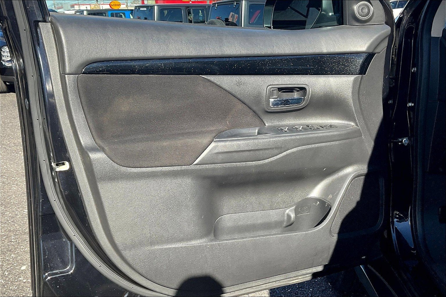 2019 Mitsubishi Outlander ES