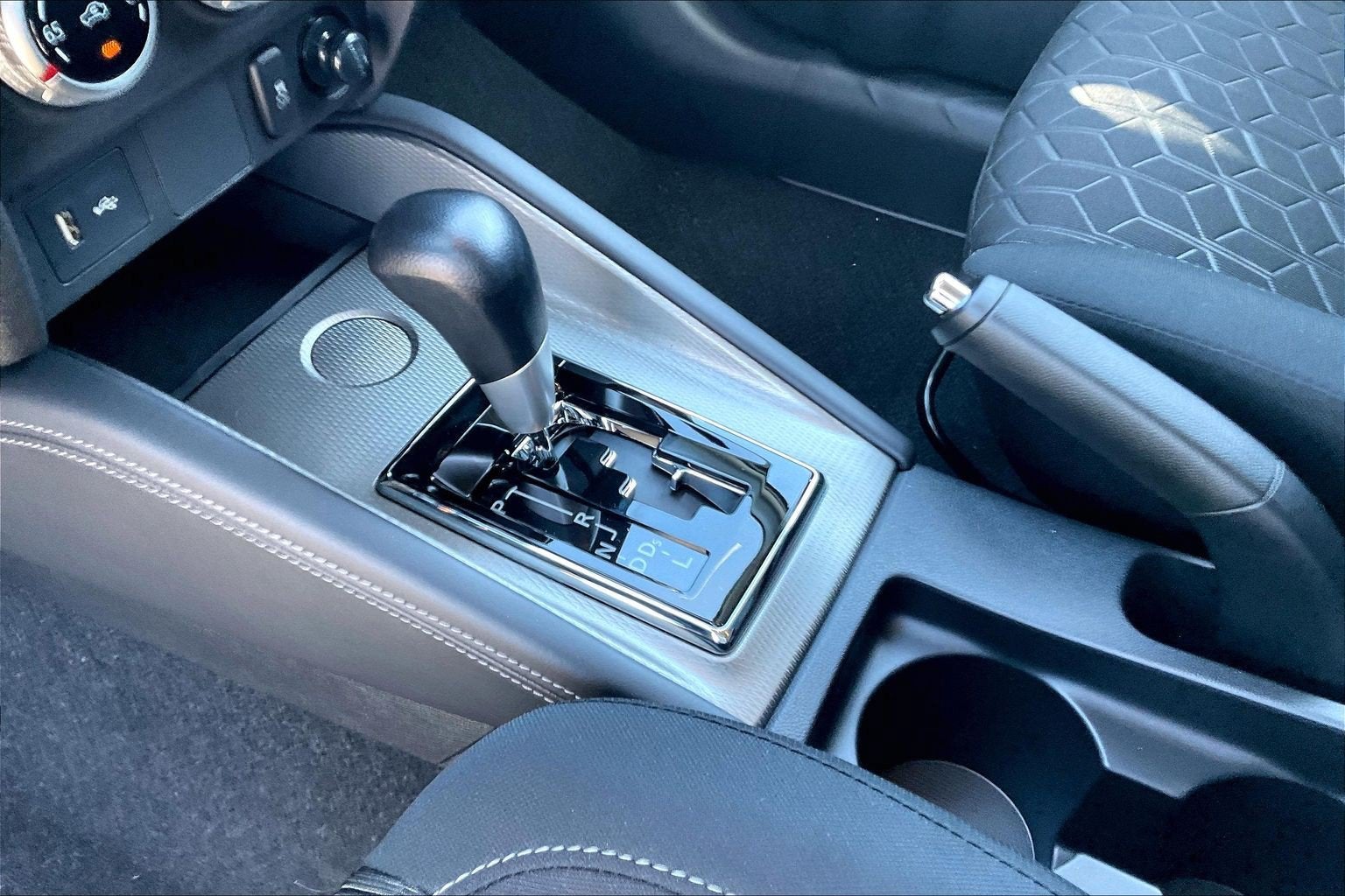 2027 Mitsubishi Outlander Sport Base