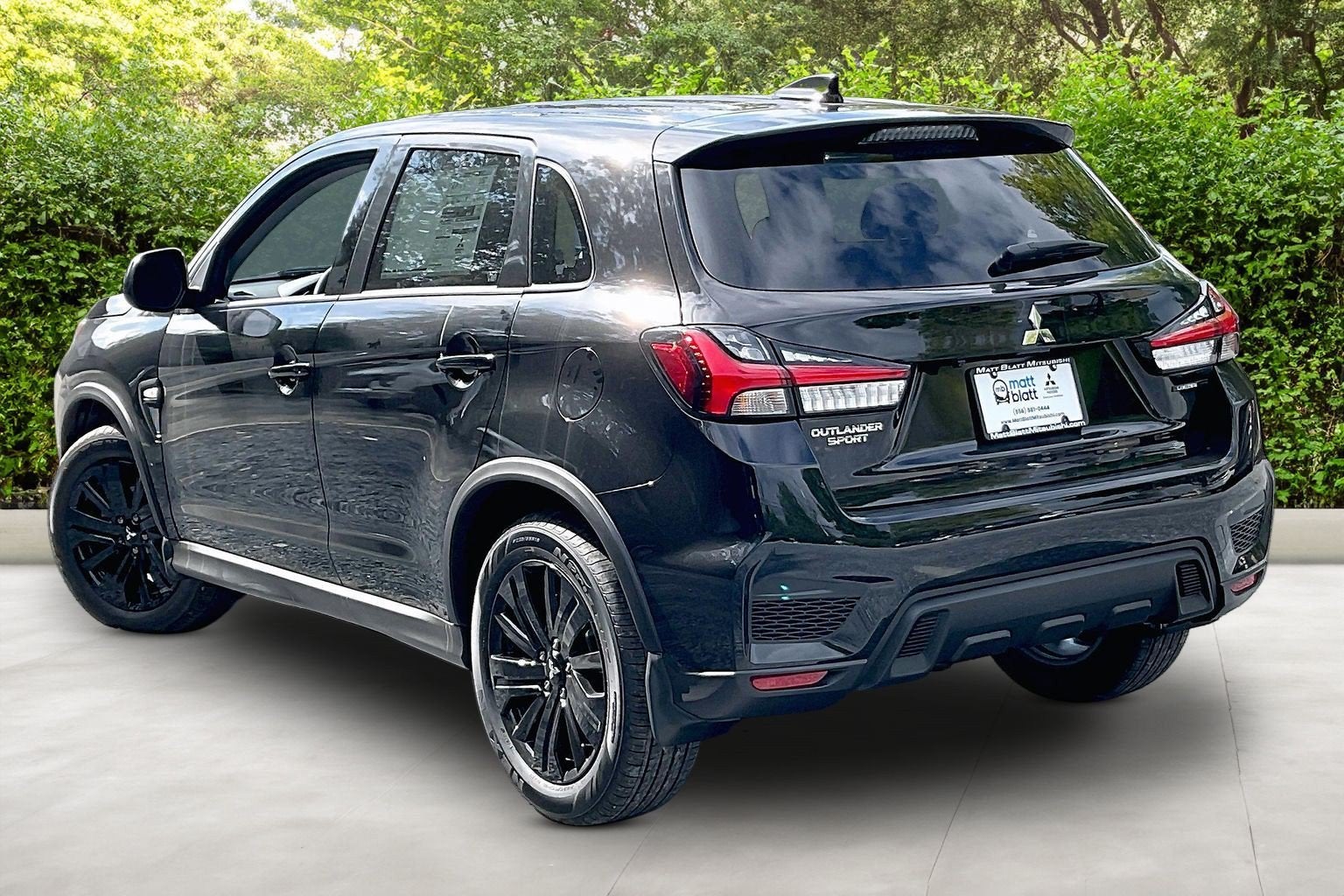 2027 Mitsubishi Outlander Sport LE