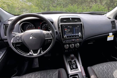 2027 Mitsubishi Outlander Sport LE