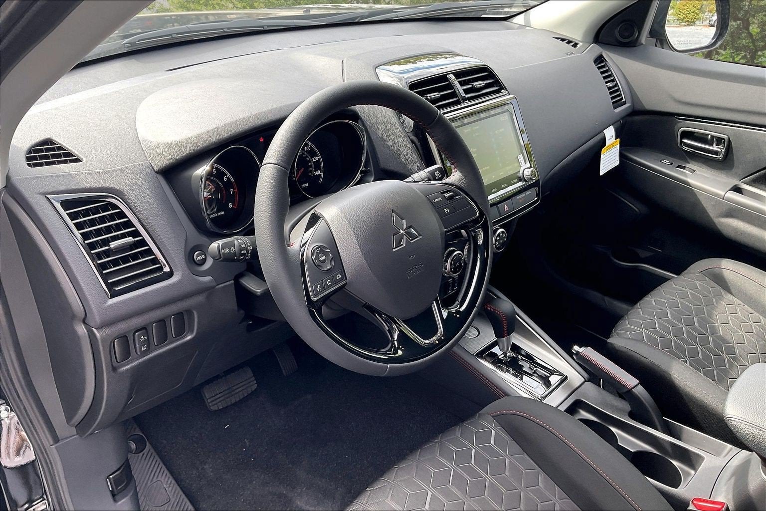 2027 Mitsubishi Outlander Sport LE