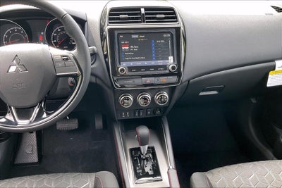 2027 Mitsubishi Outlander Sport LE