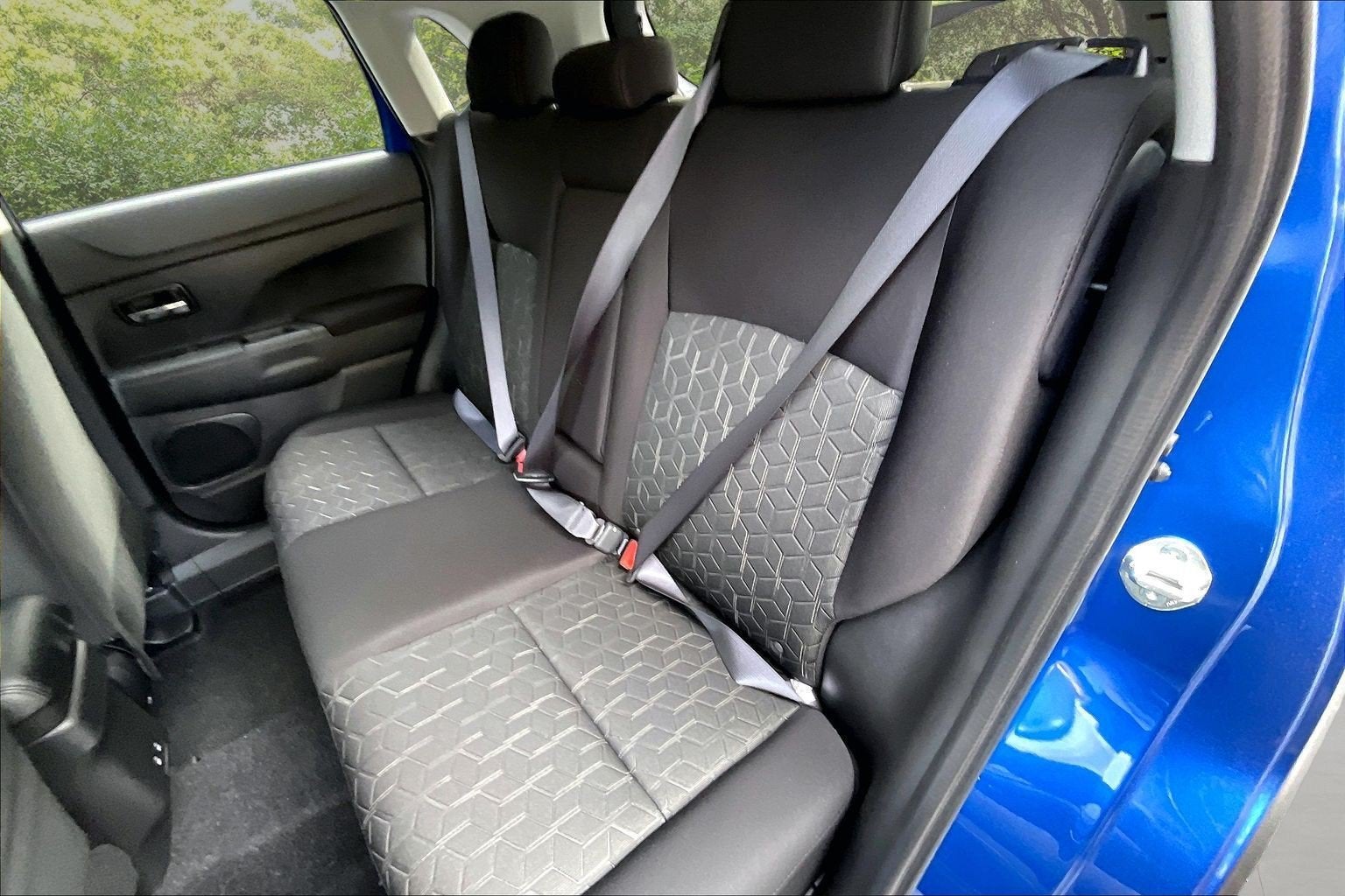 2027 Mitsubishi Outlander Sport LE