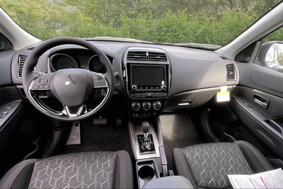 2027 Mitsubishi Outlander Sport LE